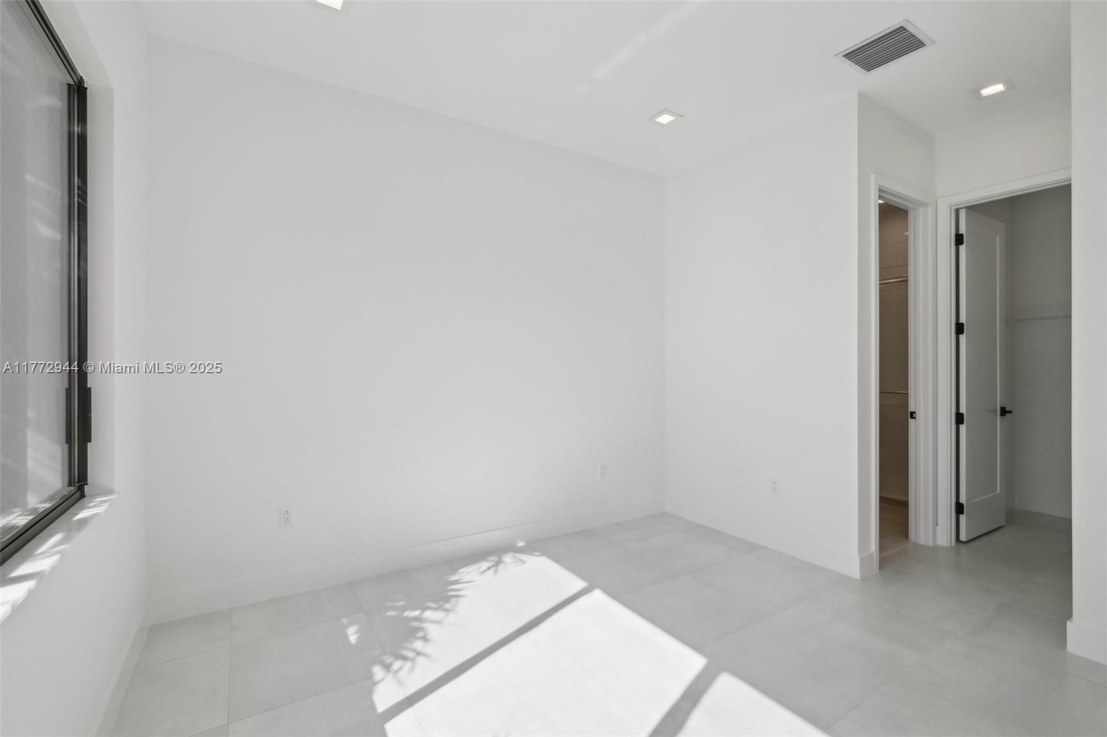 AVENIR POD - Residential Lease