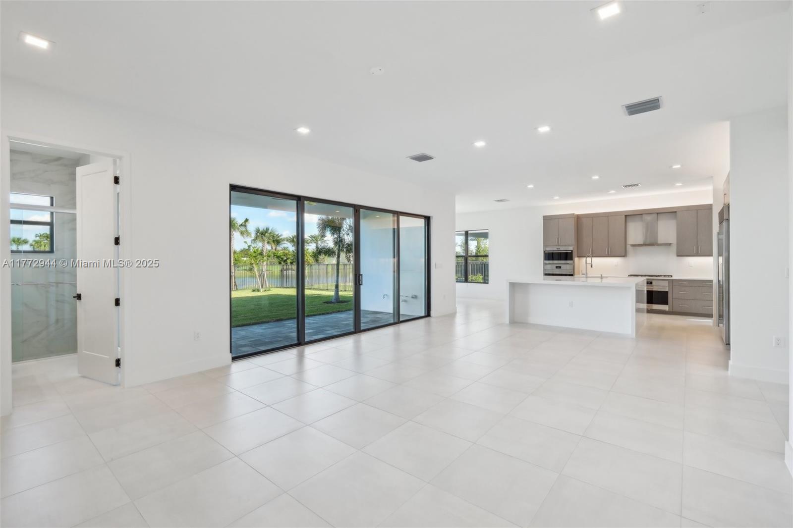 AVENIR POD - Residential Lease