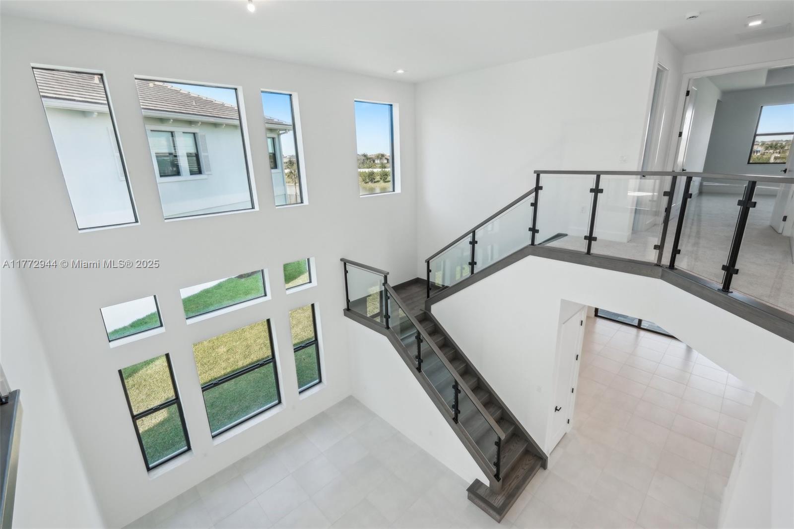 AVENIR POD - Residential Lease