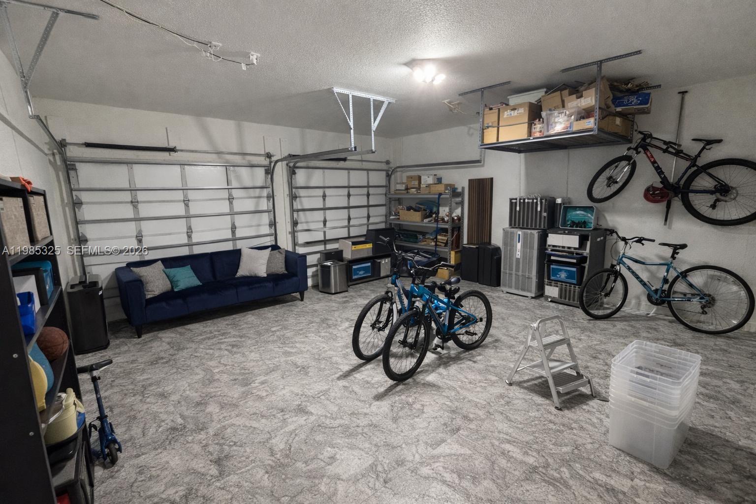 SUNSET LAKE TOWNHOMES - Residential Lease