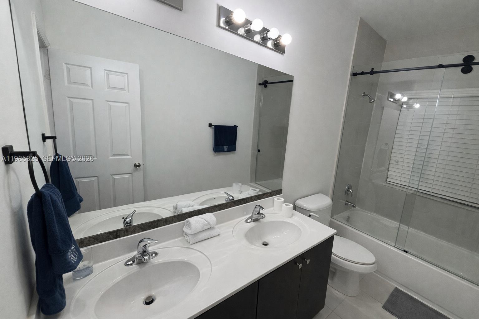 SUNSET LAKE TOWNHOMES - Residential Lease