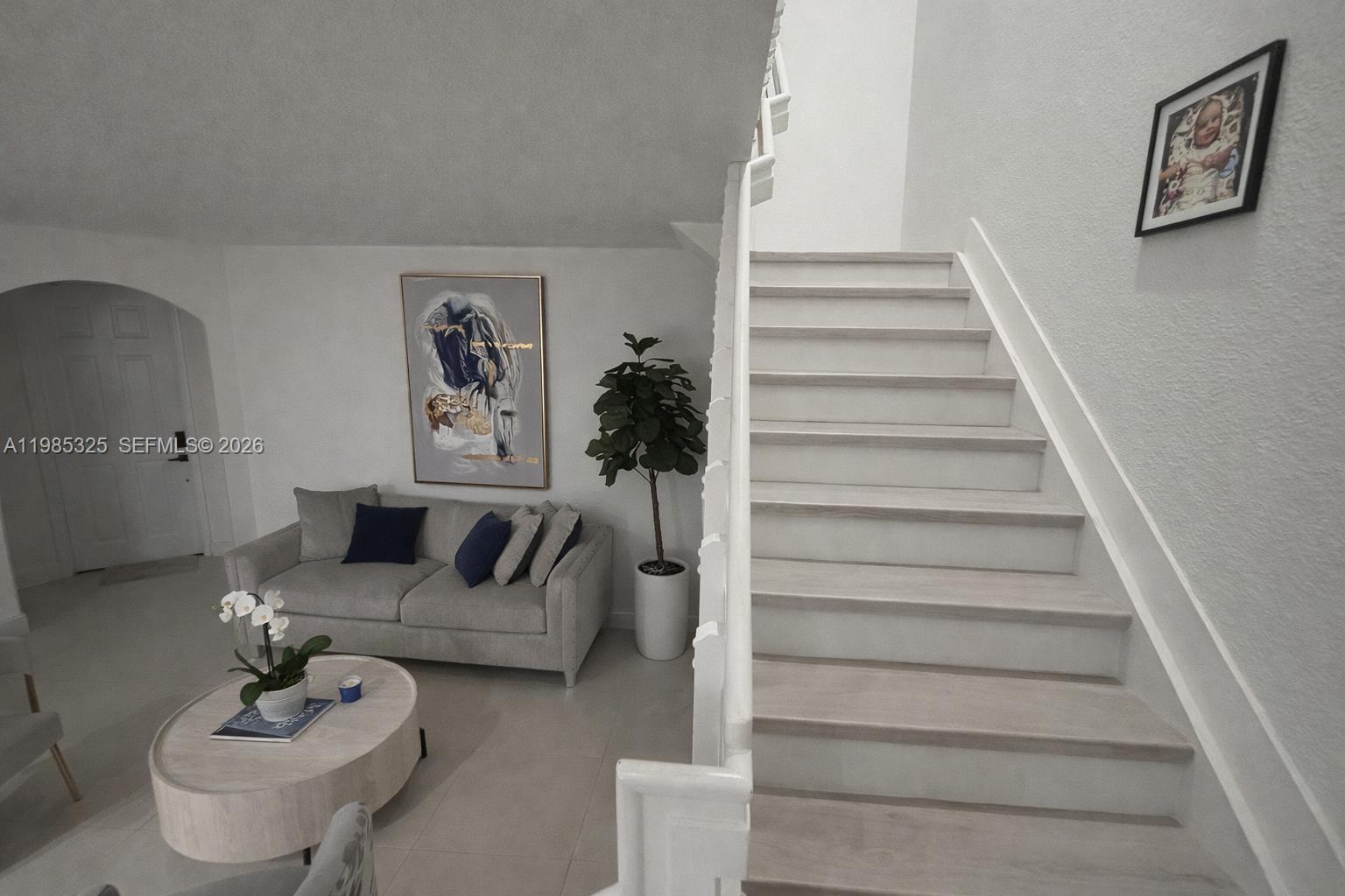 SUNSET LAKE TOWNHOMES - Residential Lease