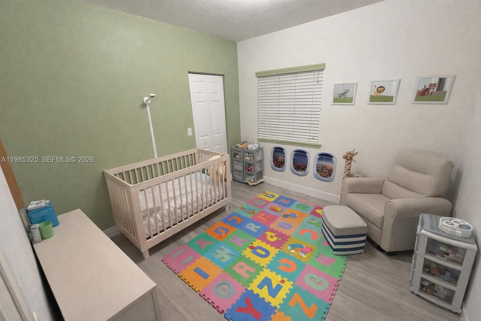 SUNSET LAKE TOWNHOMES - Residential Lease