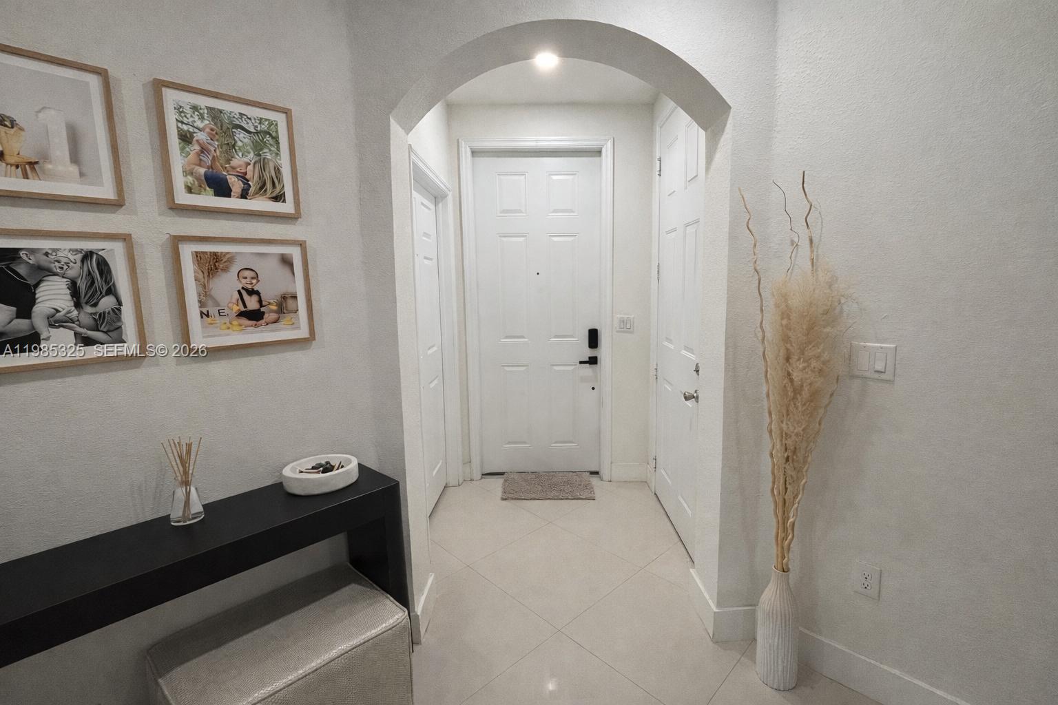 SUNSET LAKE TOWNHOMES - Residential Lease