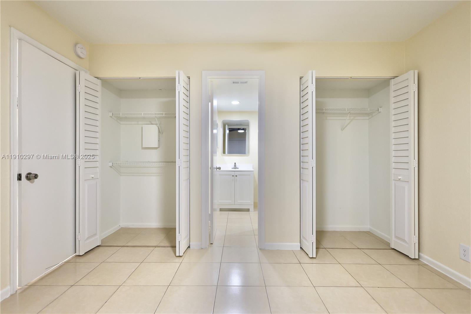 LAKEWOOD VILLAGE - Residential Lease