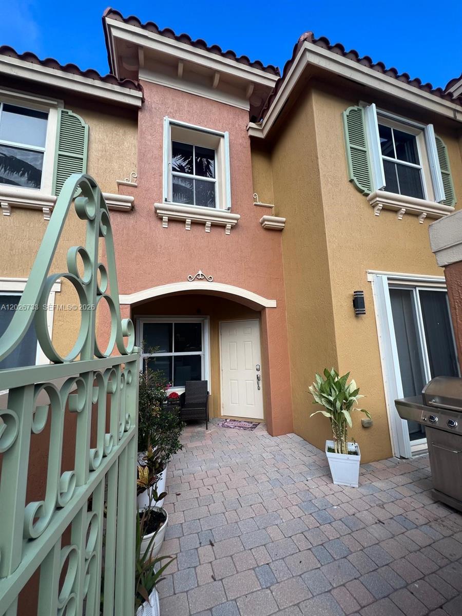 943 SW 143rd Ter 2109