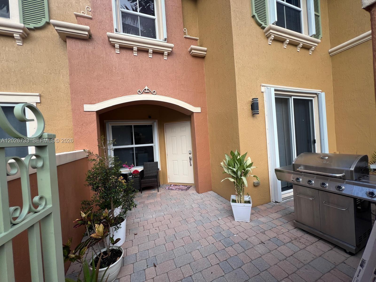 943 SW 143rd Ter 2109