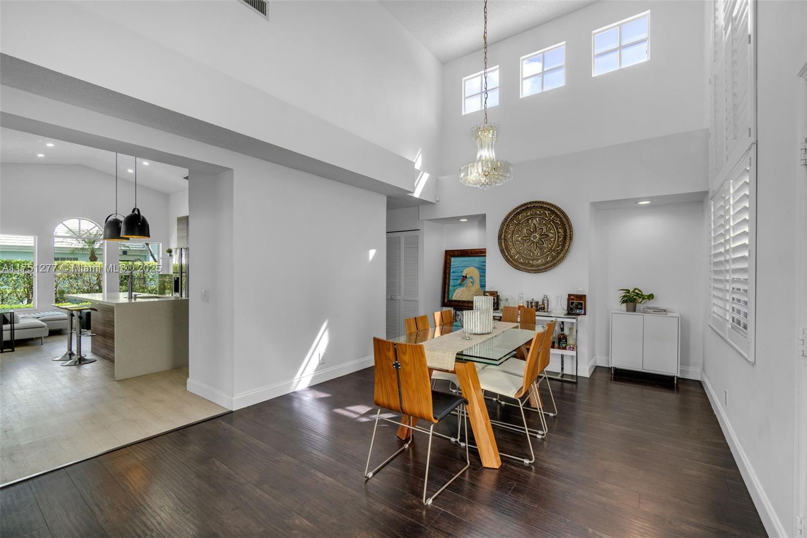 15281 Wilshire Ct