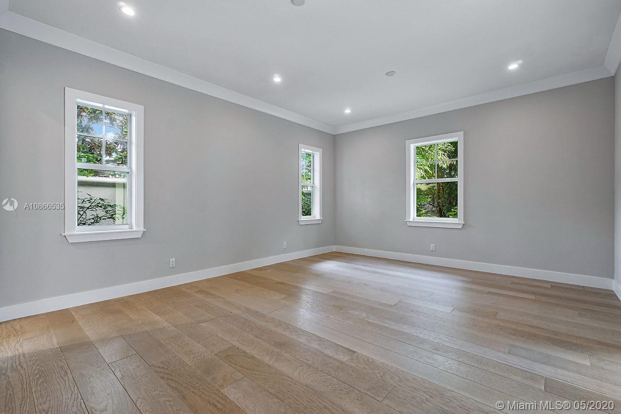 ESTATES CONDO - Residential