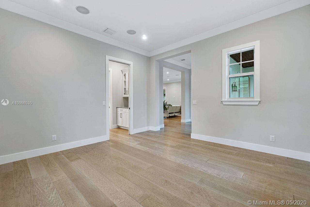 ESTATES CONDO - Residential