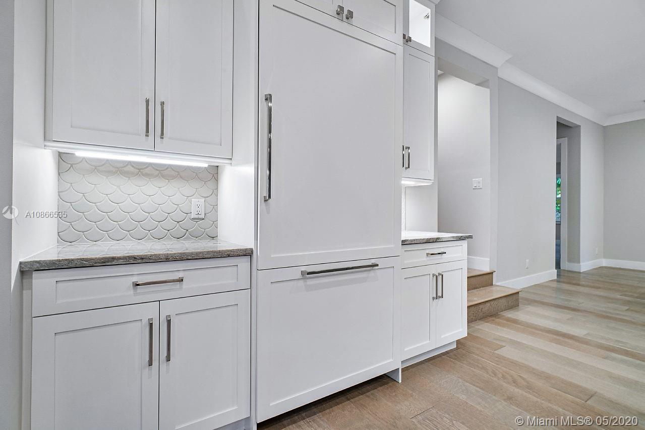 ESTATES CONDO - Residential