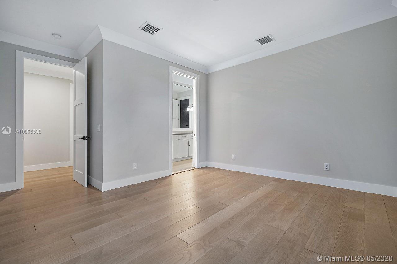 ESTATES CONDO - Residential