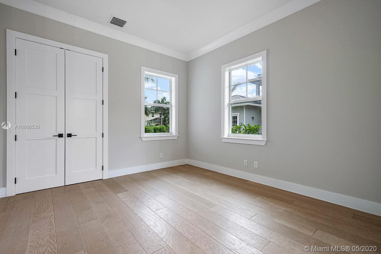 ESTATES CONDO - Residential