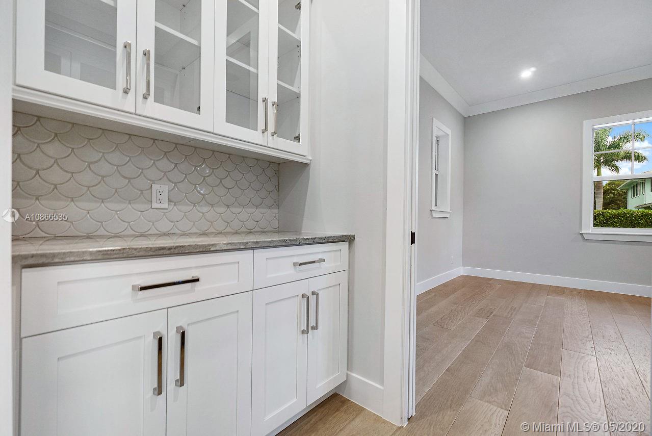 ESTATES CONDO - Residential