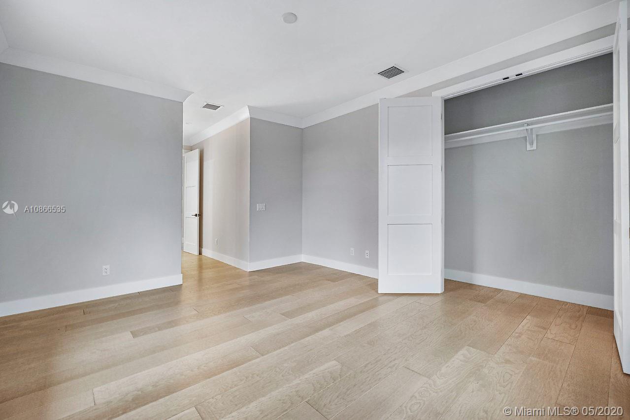 ESTATES CONDO - Residential