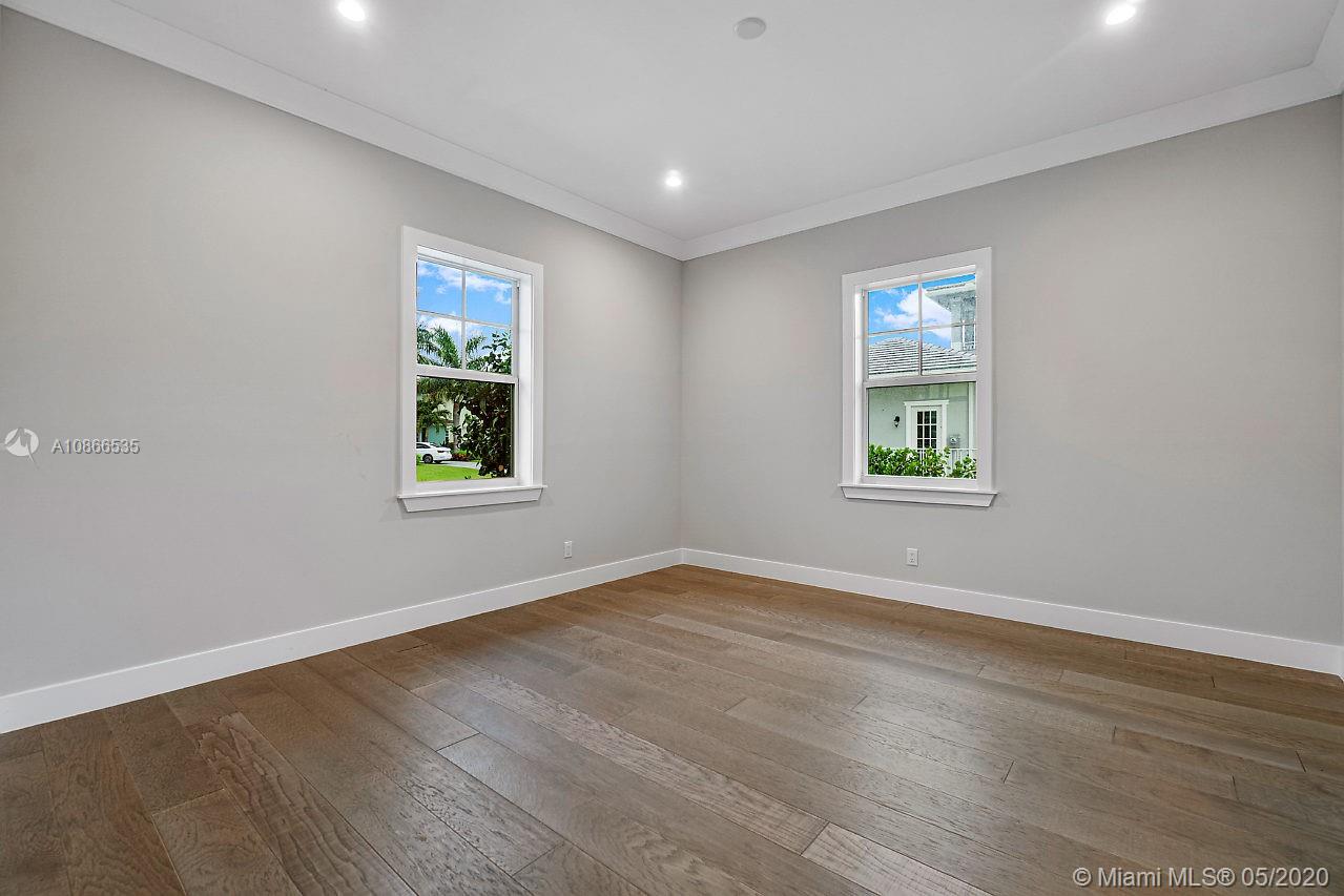 ESTATES CONDO - Residential