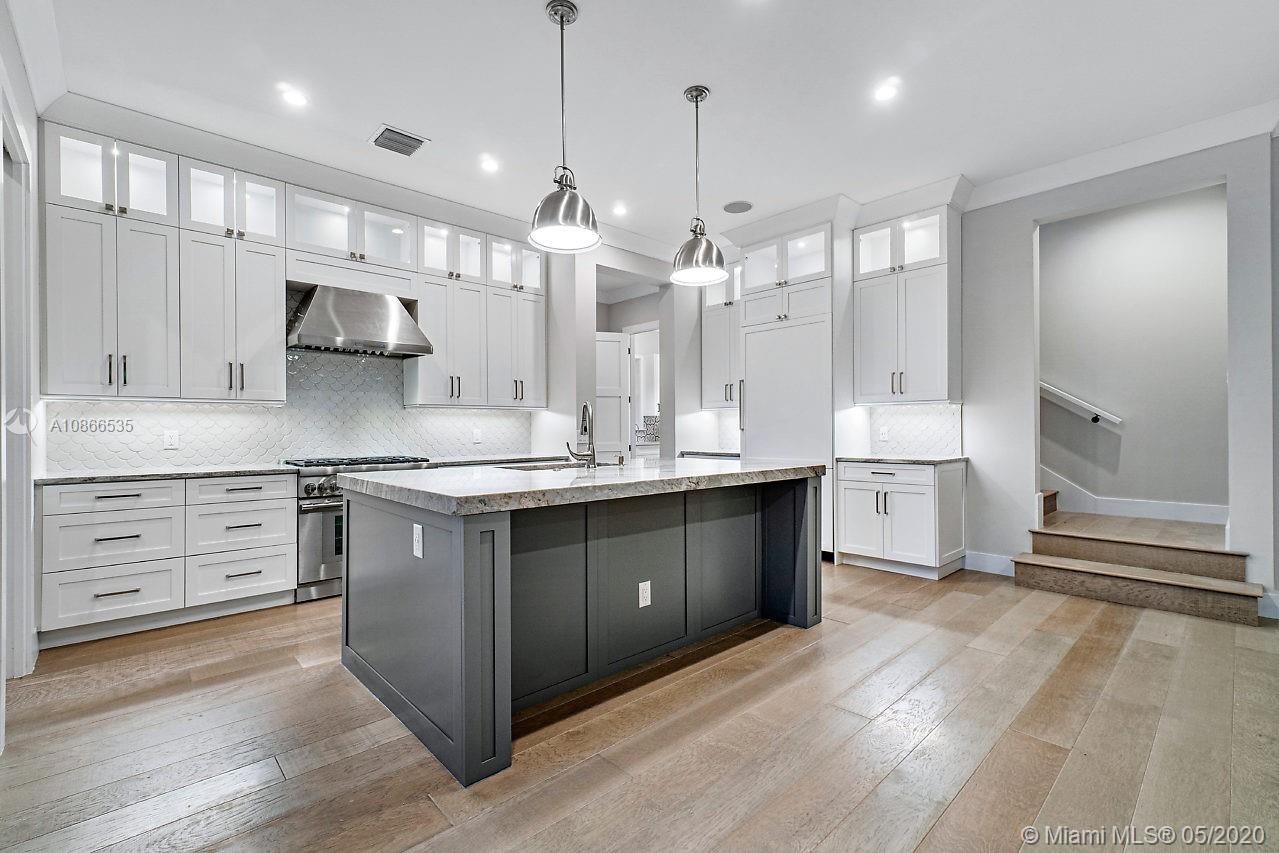 ESTATES CONDO - Residential