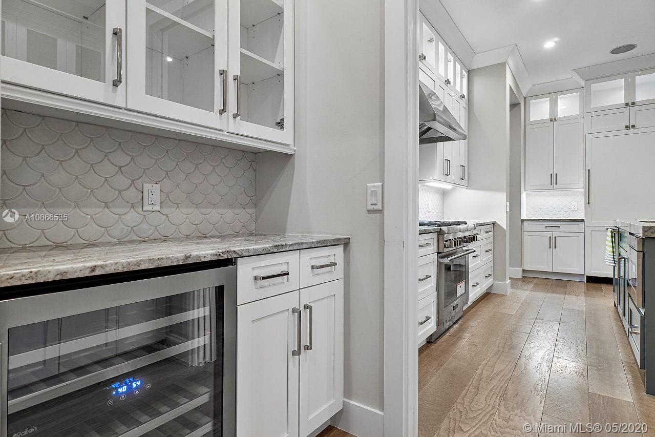 ESTATES CONDO - Residential