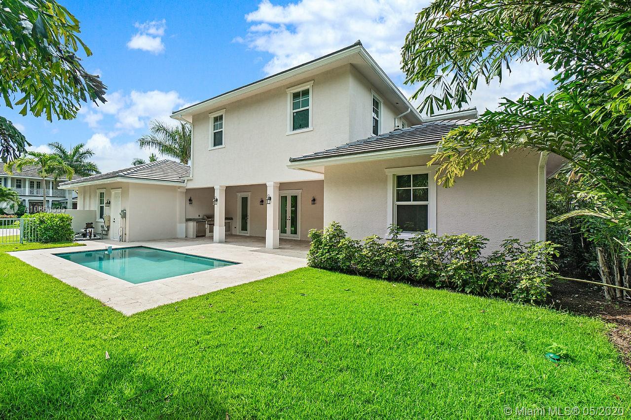 ESTATES CONDO - Residential