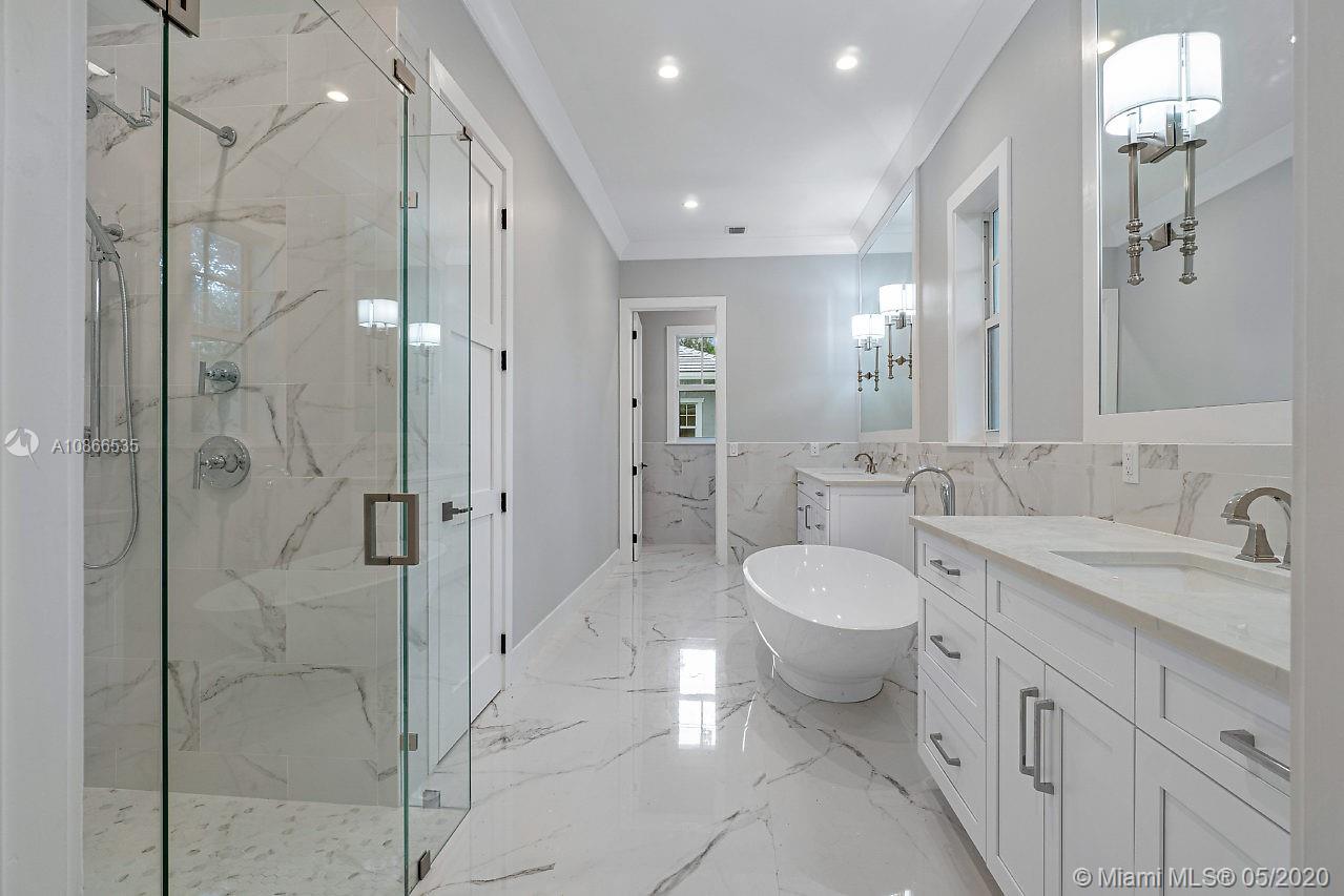 ESTATES CONDO - Residential