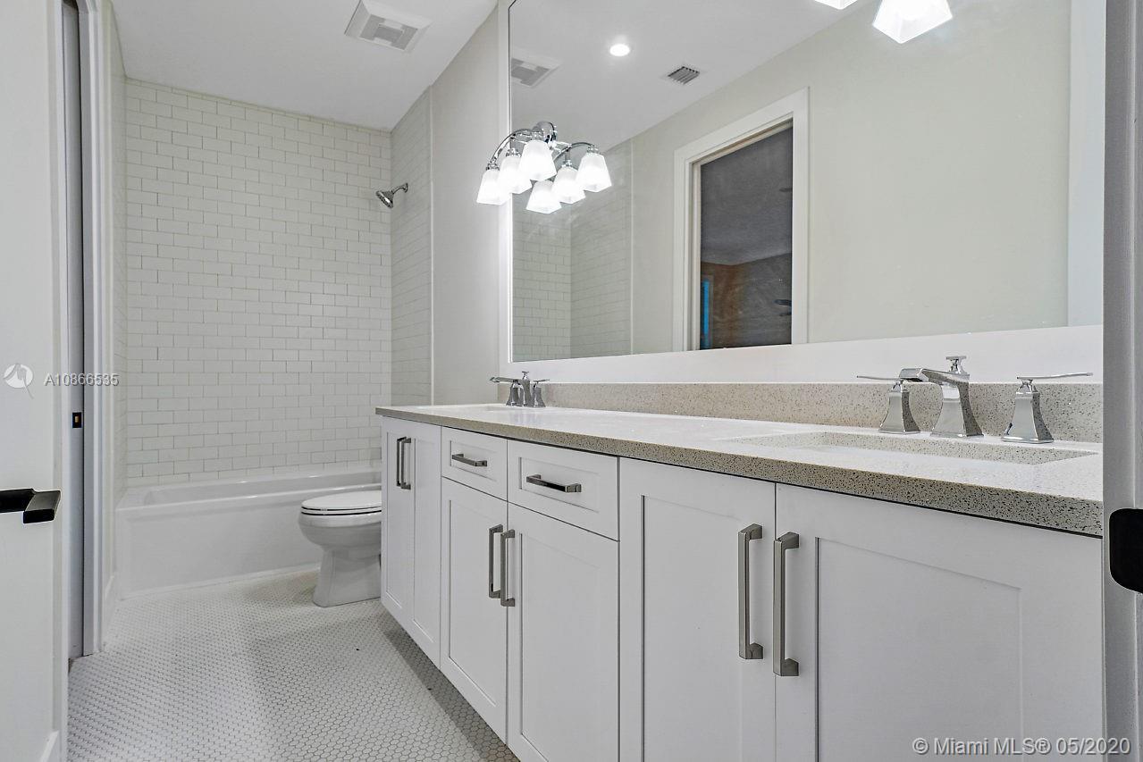 ESTATES CONDO - Residential