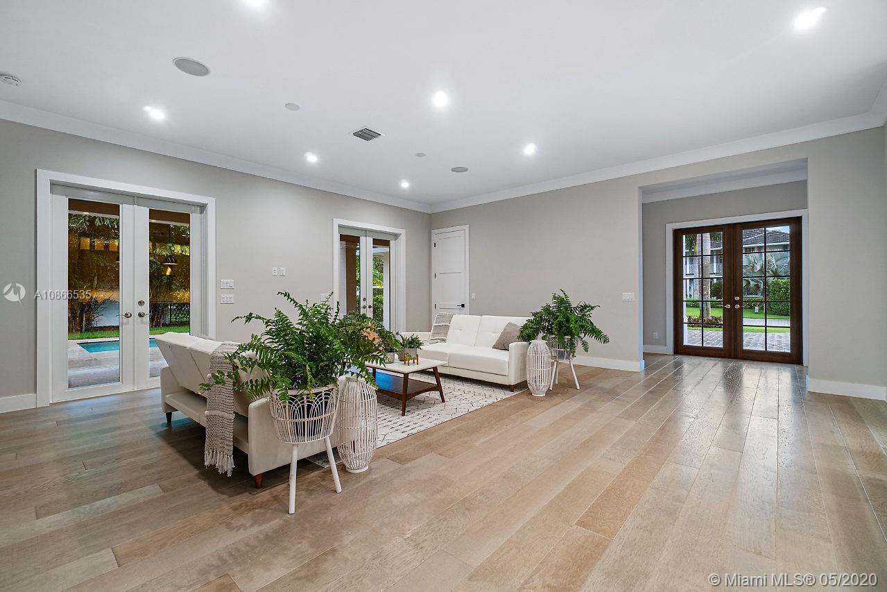 ESTATES CONDO - Residential