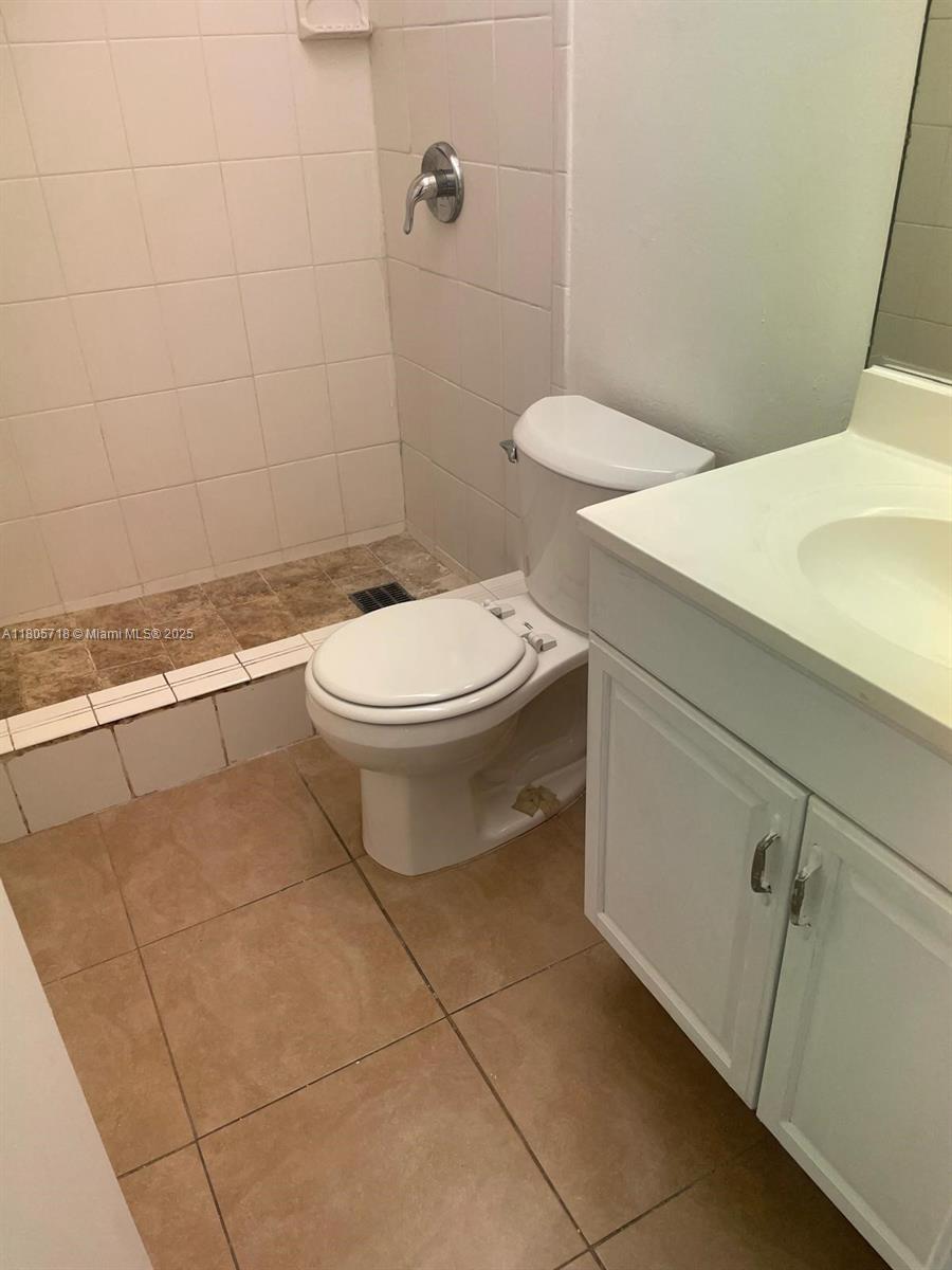 810 SW 73rd Ave 9
