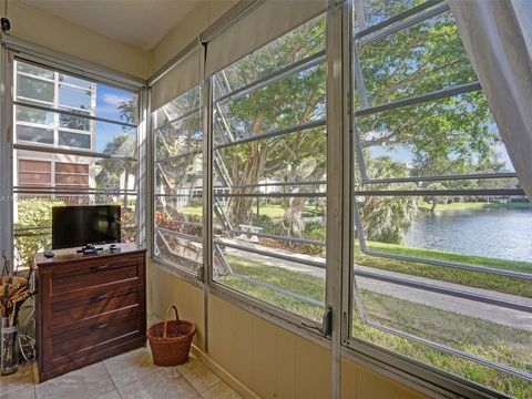 A home in Lauderdale Lakes