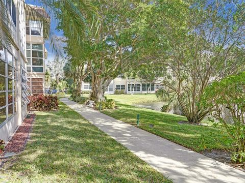 A home in Lauderdale Lakes