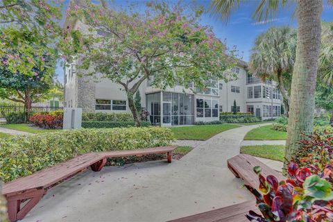 A home in Lauderdale Lakes