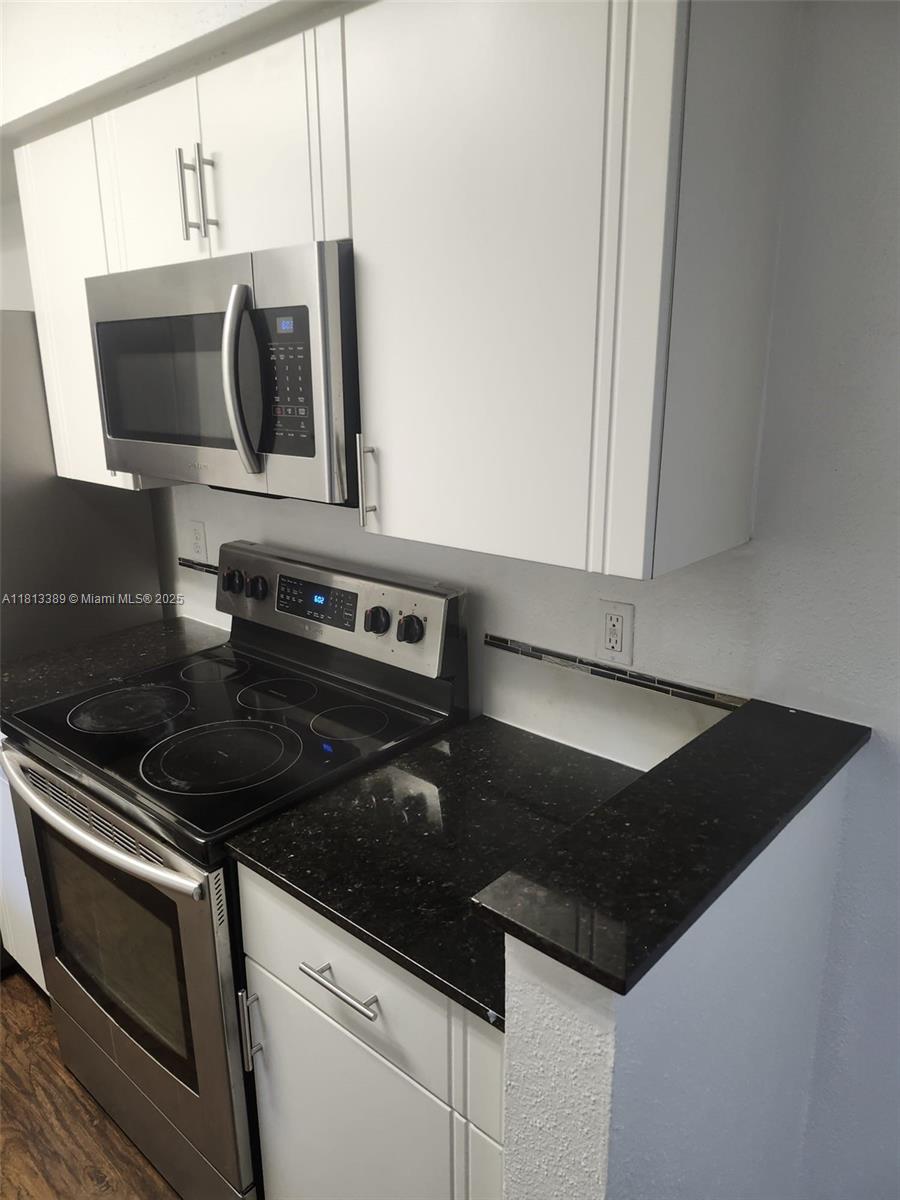 SAVANNAH AT RIVERSIDE CON - Residential