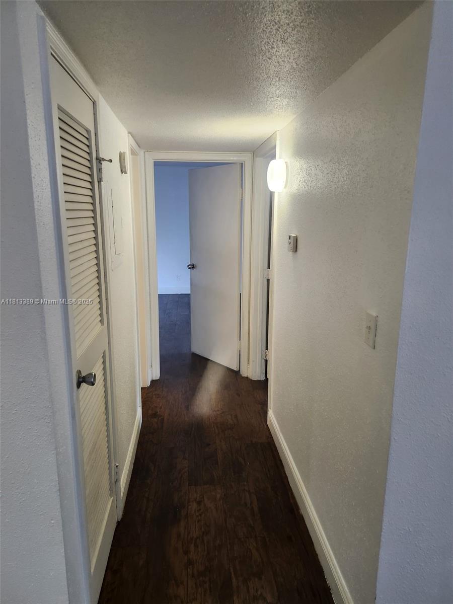 833 Riverside Dr 834