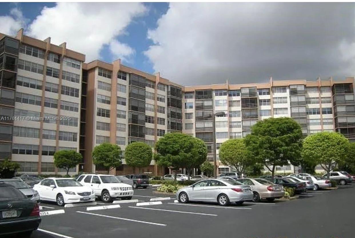 Property for Sale at 1100 Saint Charles Pl 717, Pembroke Pines, Miami-Dade County, Florida - Bedrooms: 3 
Bathrooms: 2  - $235,000