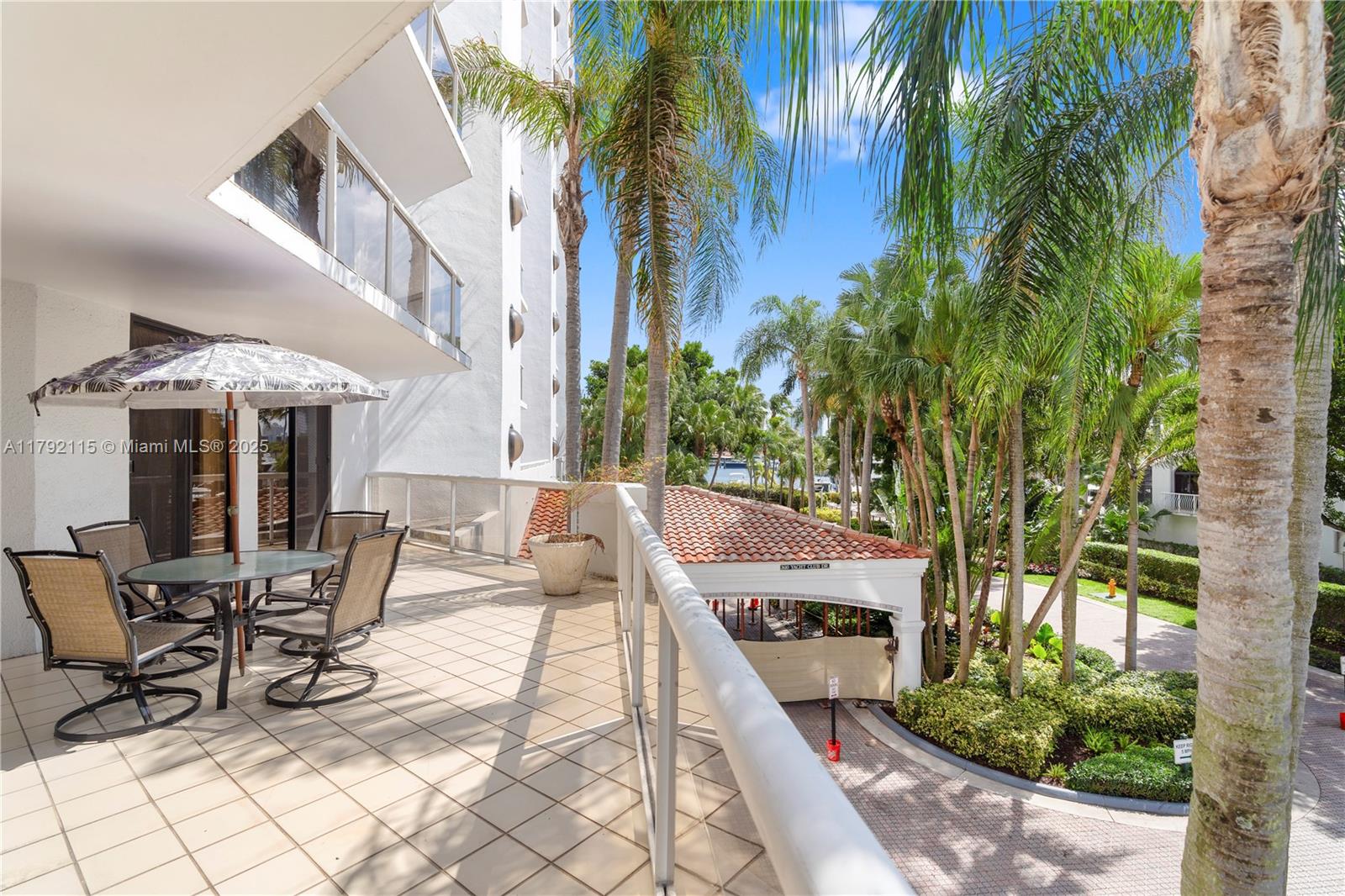 3610 Yacht Club Dr 213