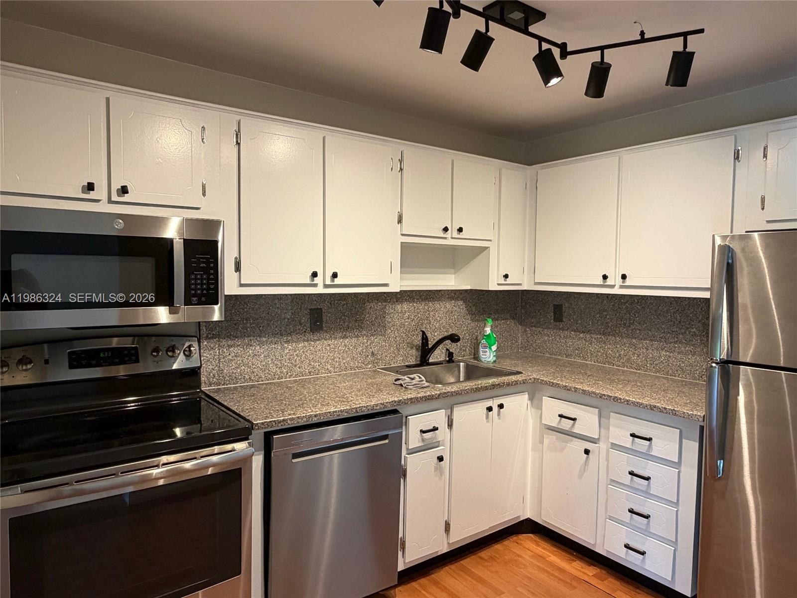 2640 NE 135th St 317