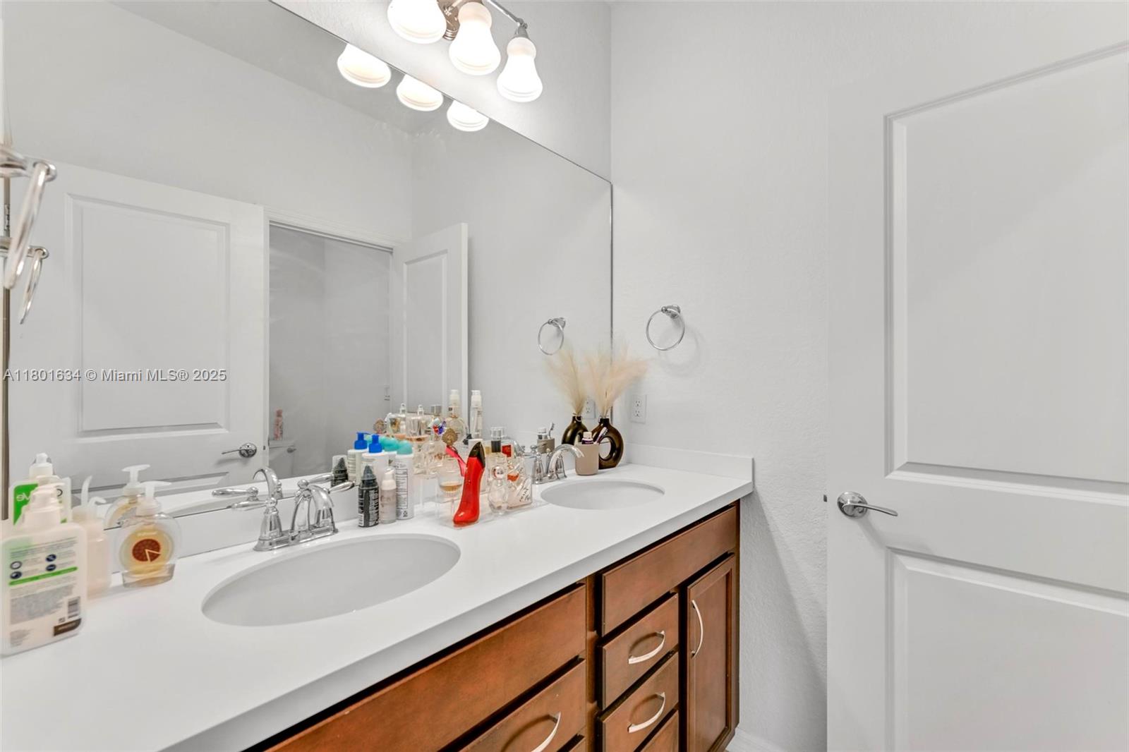 HILLCREST COUNTRY CLUB SO - Residential