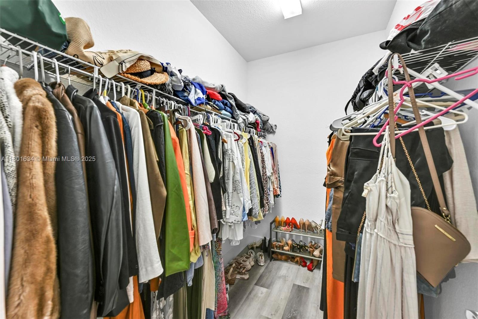 HILLCREST COUNTRY CLUB SO - Residential