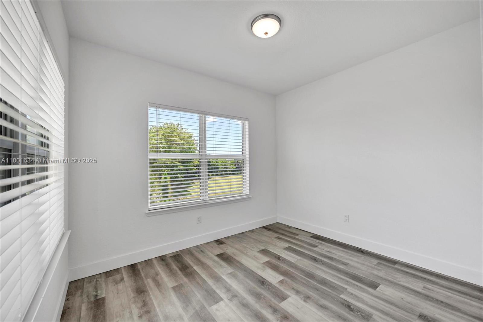 HILLCREST COUNTRY CLUB SO - Residential