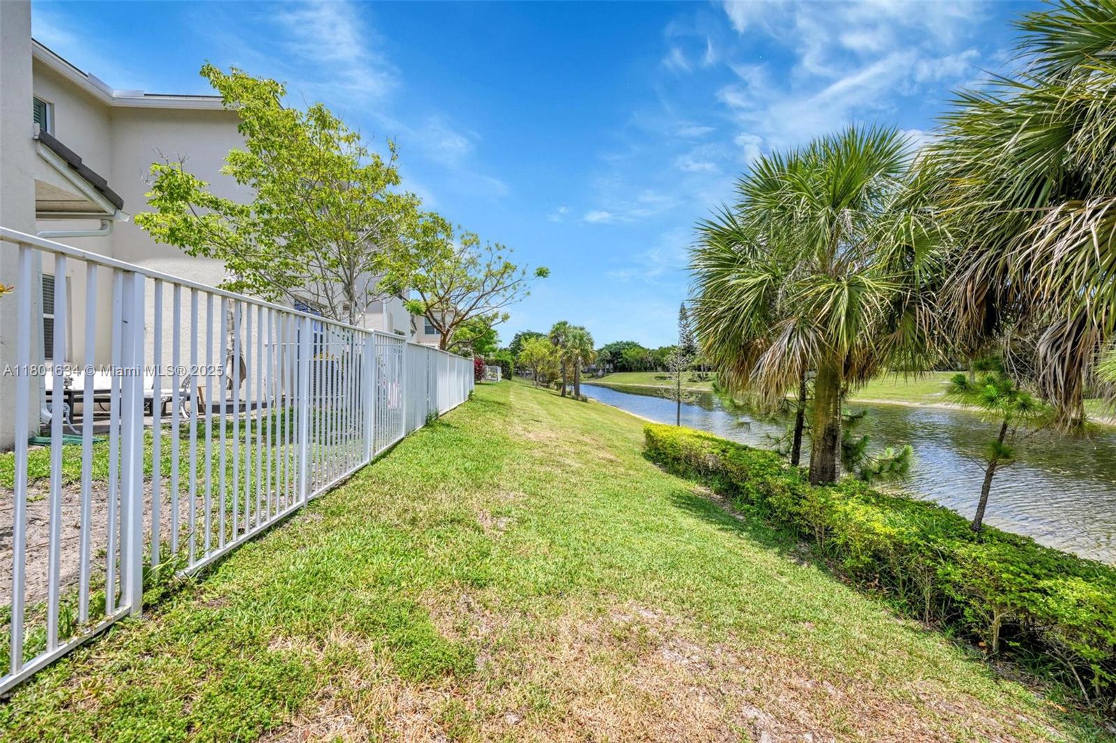 HILLCREST COUNTRY CLUB SO - Residential