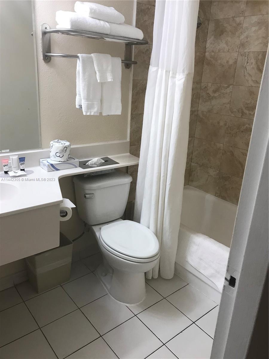 THE AVENTURA BEACH CLUB C - Residential