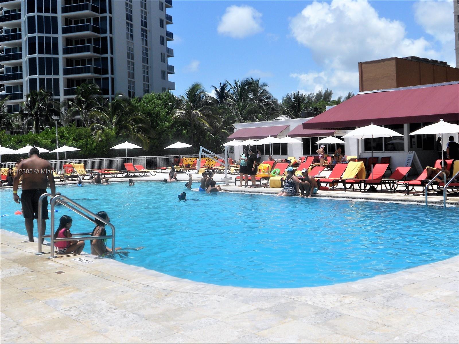 THE AVENTURA BEACH CLUB C - Residential