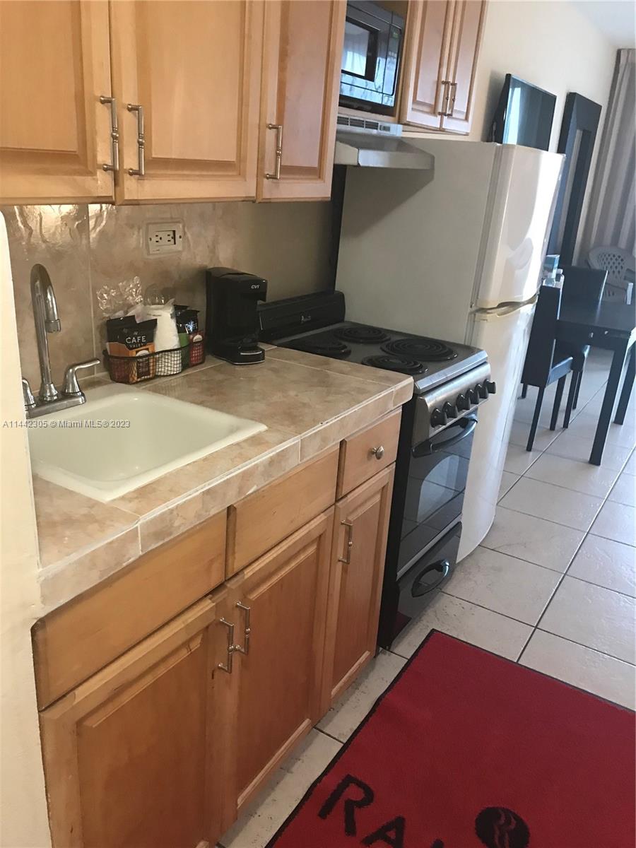 THE AVENTURA BEACH CLUB C - Residential