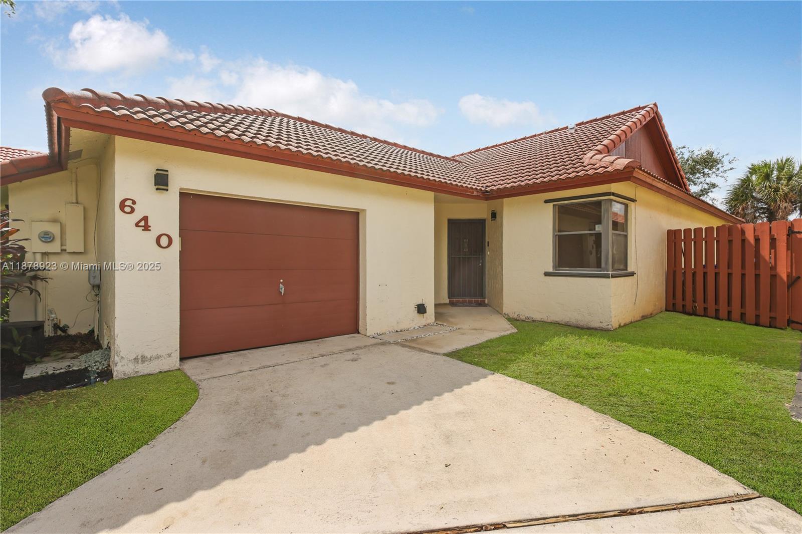 PEMBROKE LAKES SOUTH - Residential