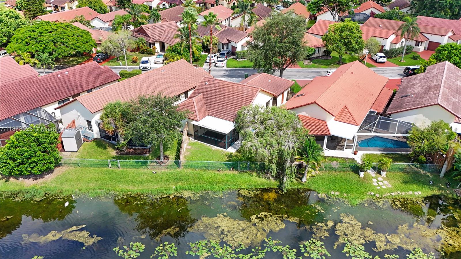 PEMBROKE LAKES SOUTH - Residential