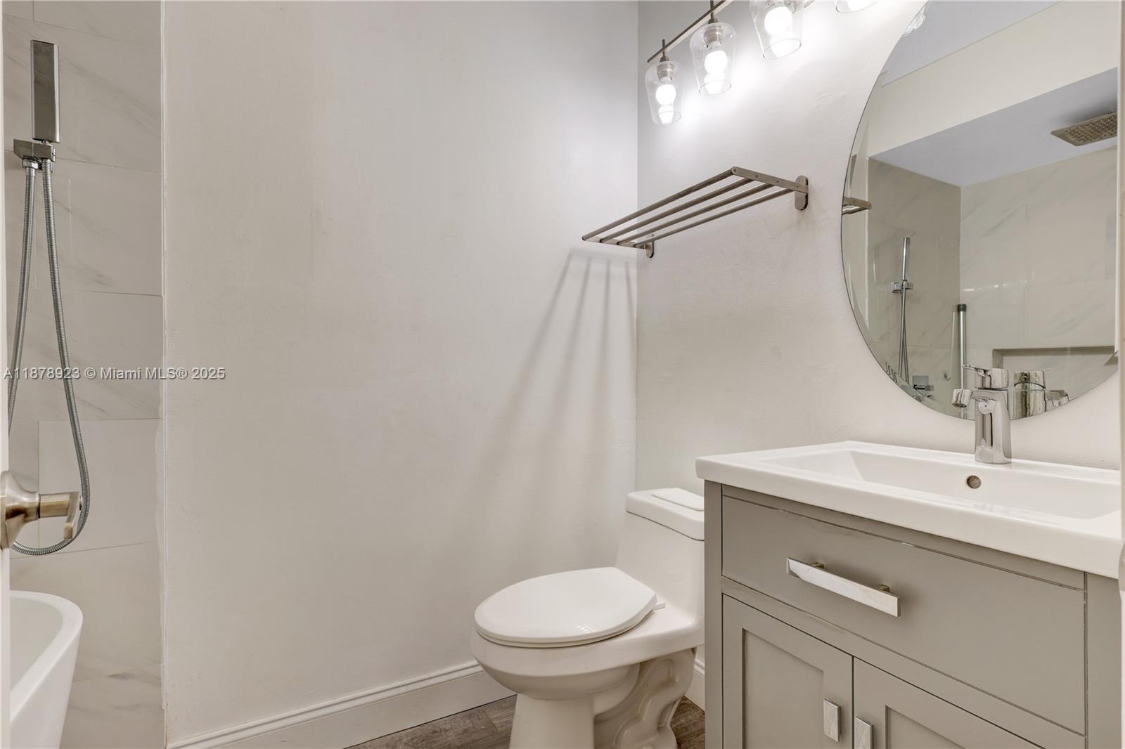 PEMBROKE LAKES SOUTH - Residential