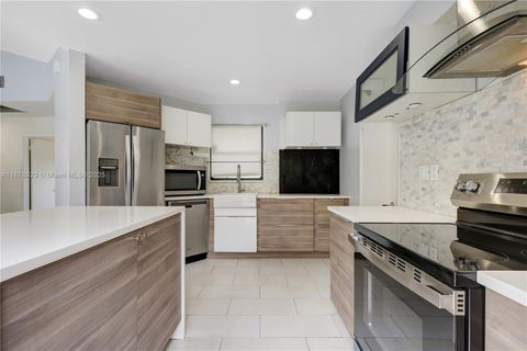 Photo of 640 SW 113th Ter, Pembroke Pines, FL 33025 (MLS # A11878923)