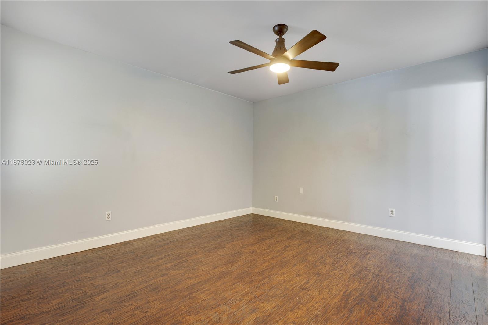 PEMBROKE LAKES SOUTH - Residential