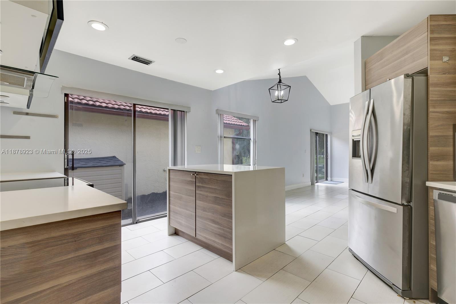 PEMBROKE LAKES SOUTH - Residential