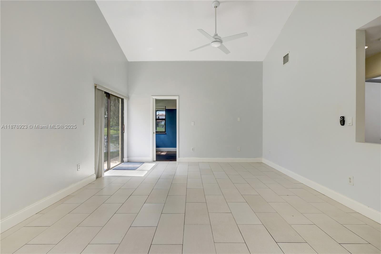 PEMBROKE LAKES SOUTH - Residential