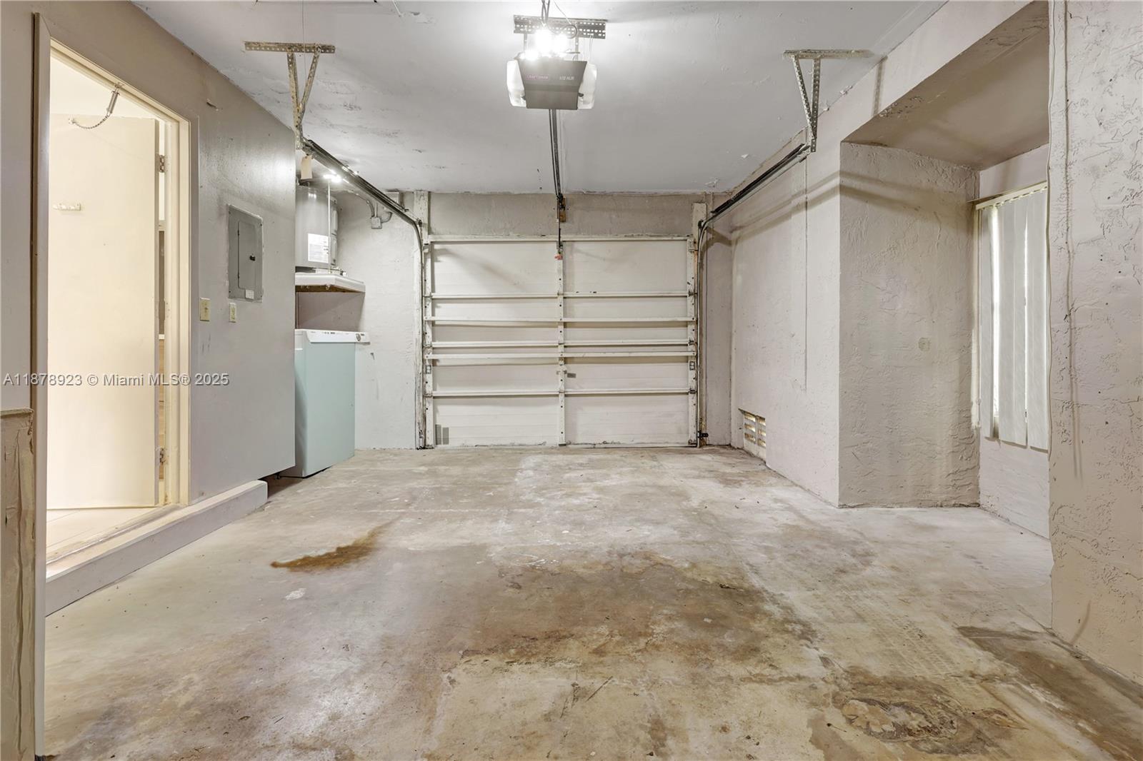 PEMBROKE LAKES SOUTH - Residential